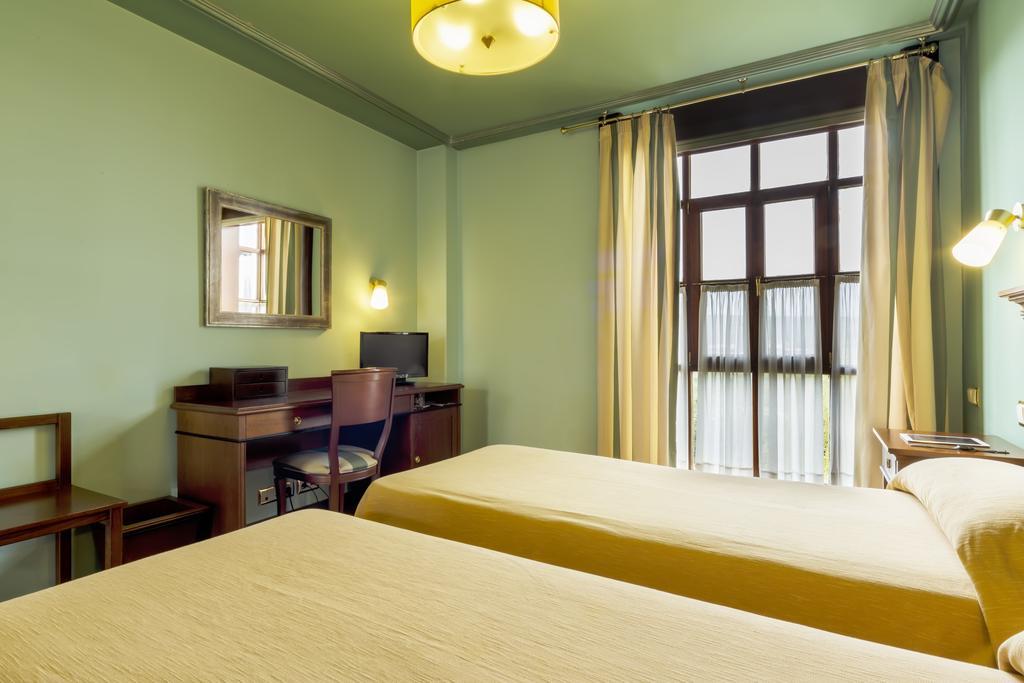 Hotel Azofra Burgos Exterior photo